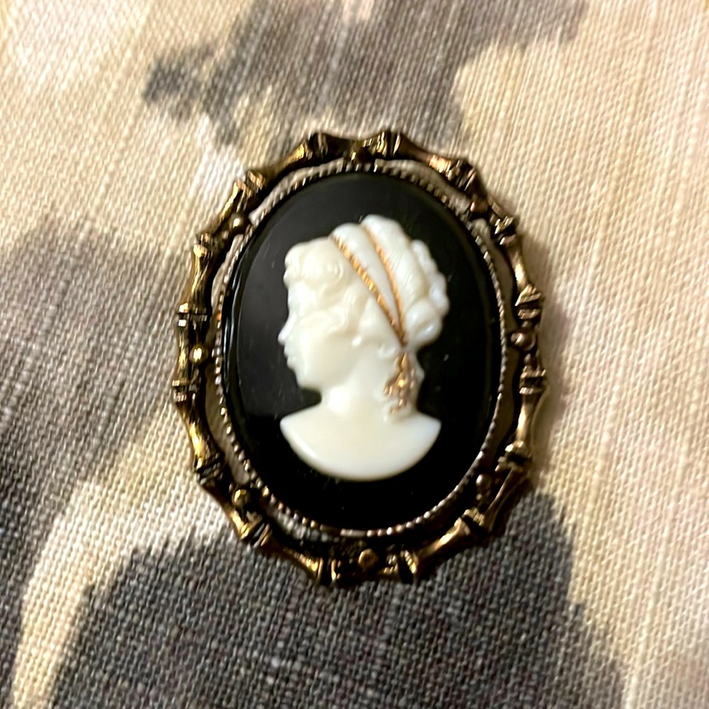 Vintage Victorian Brooch